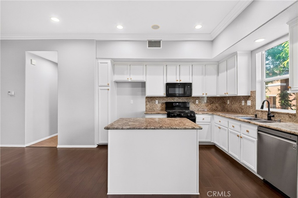 2260 Clark Drive Fullerton, CA 92833 - Photo 6 of 21 Kitchen