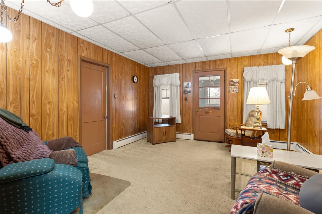 85 Stillwater Road Smithfield, RI 02917 - Photo 4 of 36