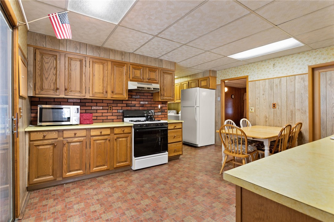 85 Stillwater Road Smithfield, RI 02917 - Photo 7 of 36