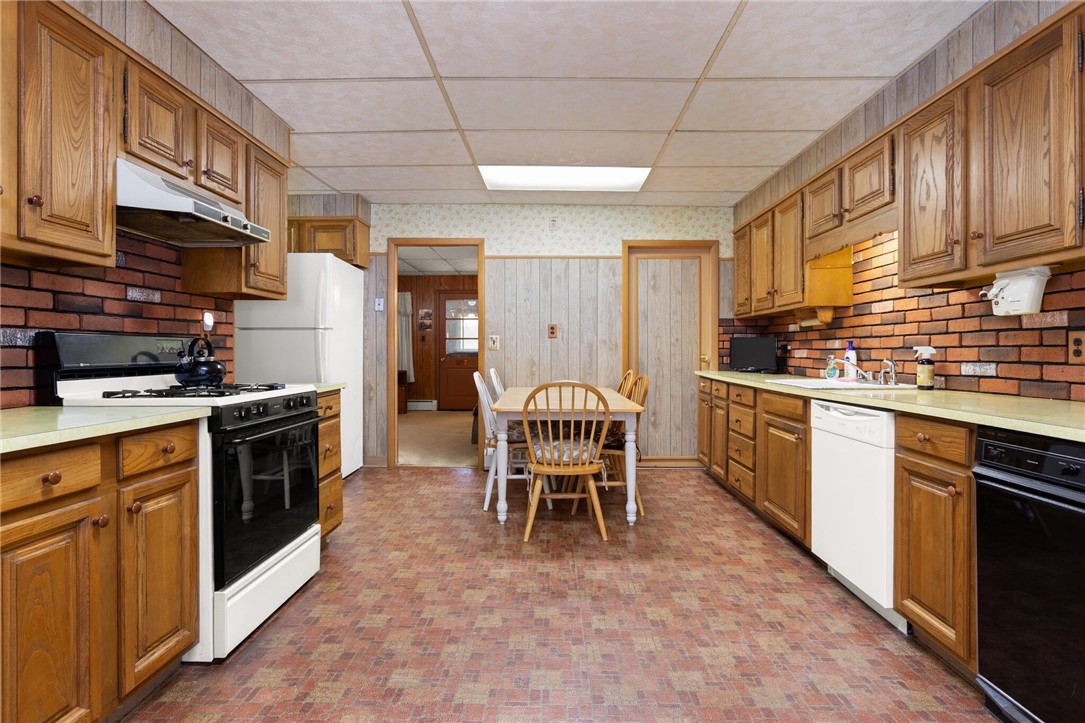 85 Stillwater Road Smithfield, RI 02917 - Photo 9 of 36