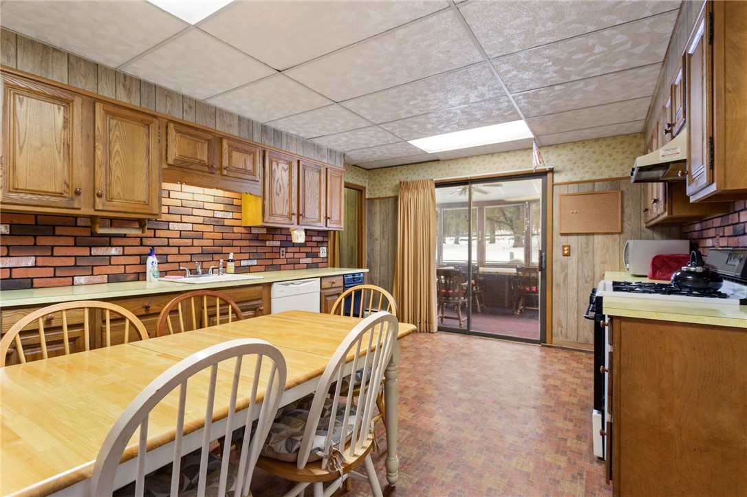 85 Stillwater Road Smithfield, RI 02917 - Photo 10 of 36