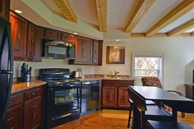 $1,200,000 | 1035 US Rte 5, Derby, VT 05855