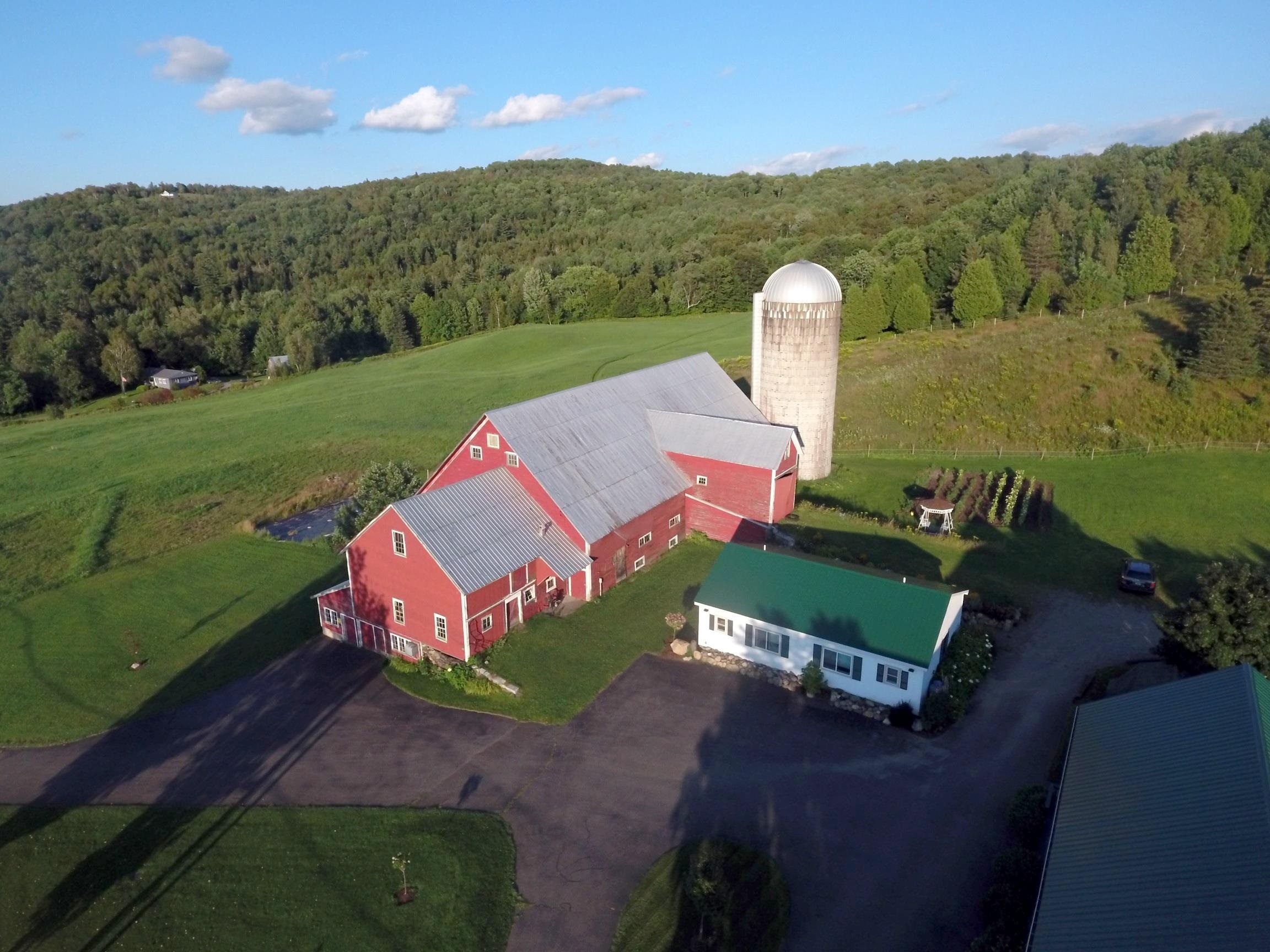 1035 US Rte 5 Derby, VT 05855 - Photo 26 of 41