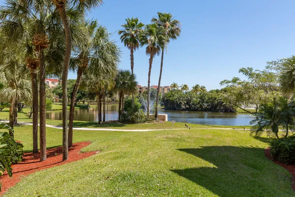 $2,900 | 1915 Lavers Circle, Unit E309, Delray Beach, FL 33444