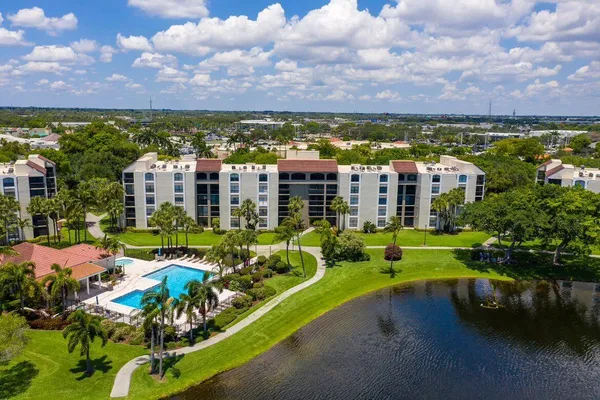 $2,900 | 1915 Lavers Circle, Unit E309, Delray Beach, FL 33444