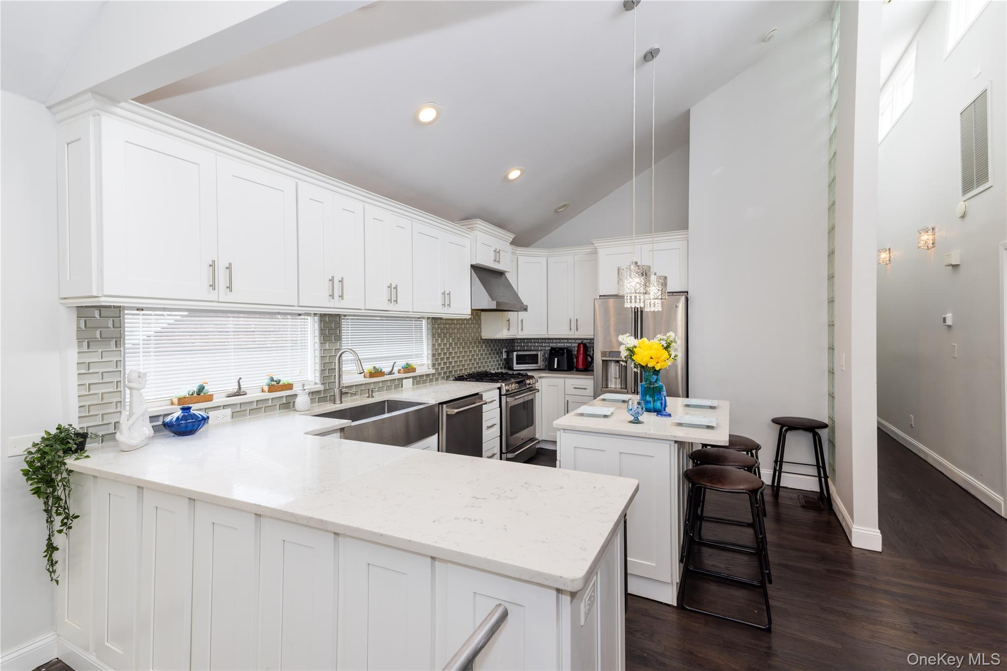 2590 Riverside Drive Wantagh, NY 11793 - Photo 6 of 27