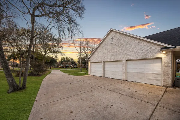 $1,249,000 | 3015 River Forest Drive, Richmond, TX 77406