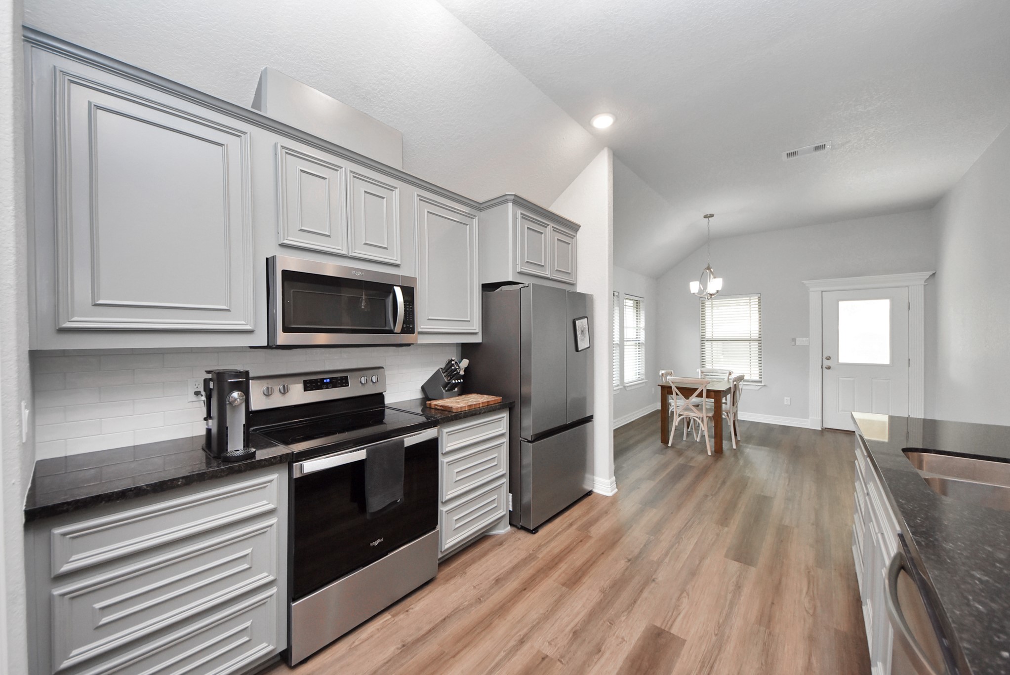 1023 South Anderson Street Angleton, TX 77515 - Photo 10 of 24 Kitchen