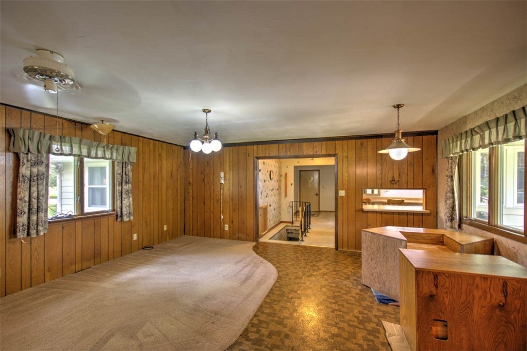 3284 North Oakland Avenue Decatur, IL 62526 - Photo 10 of 34 Gallery Image 10