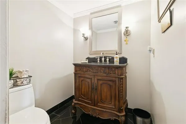 $441,500 | 3924 Pharr Street, Metairie, LA 70002