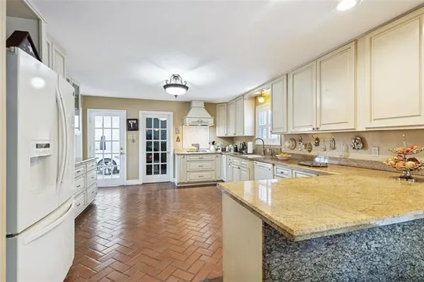 $441,500 | 3924 Pharr Street, Metairie, LA 70002