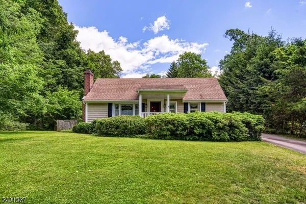 $725,000 | 28 Saw Mill Road, Warren, NJ 07059