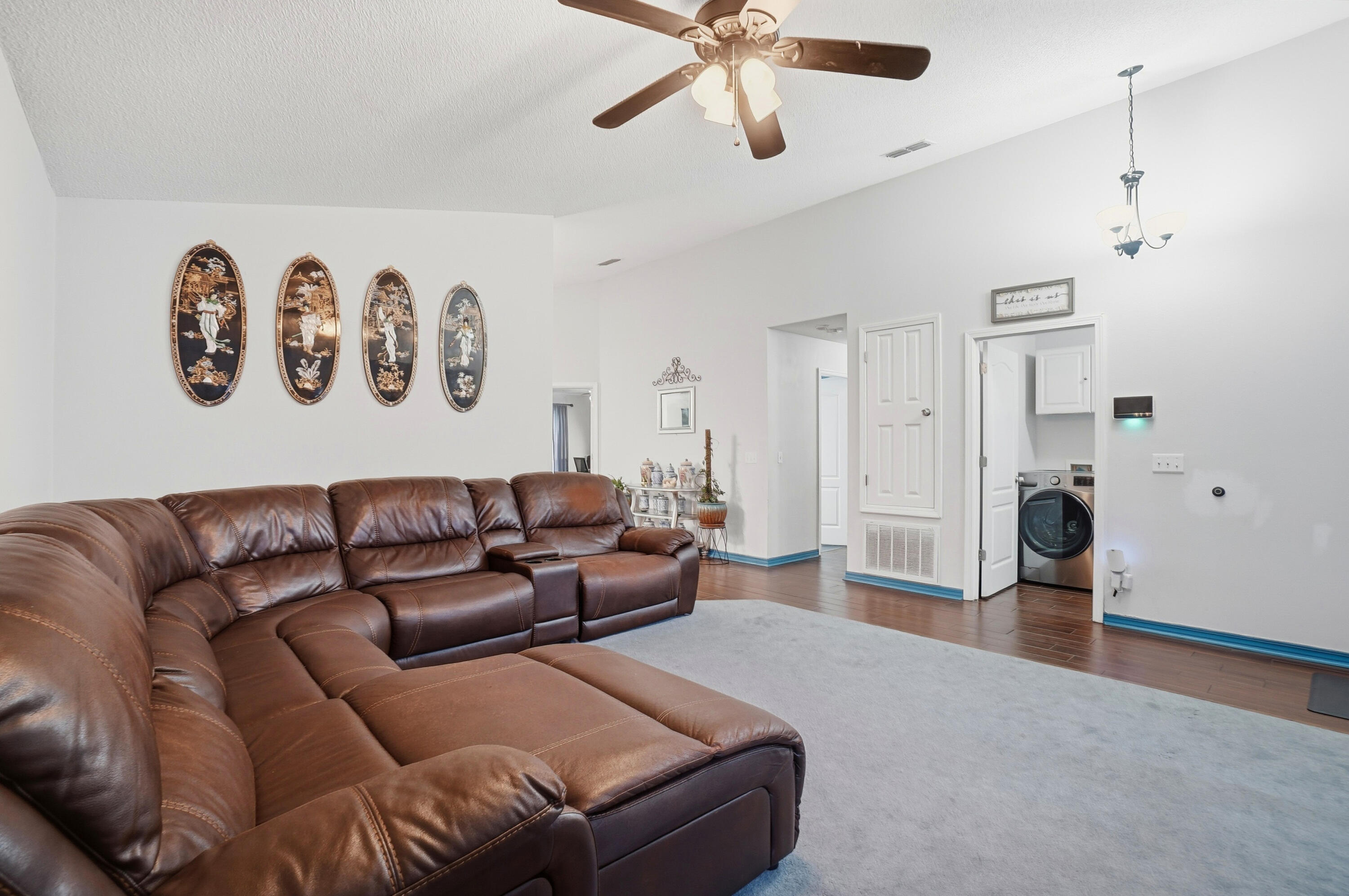 1981 Catline Circle Navarre, FL 32566 - Photo 4 of 37 Livingroom