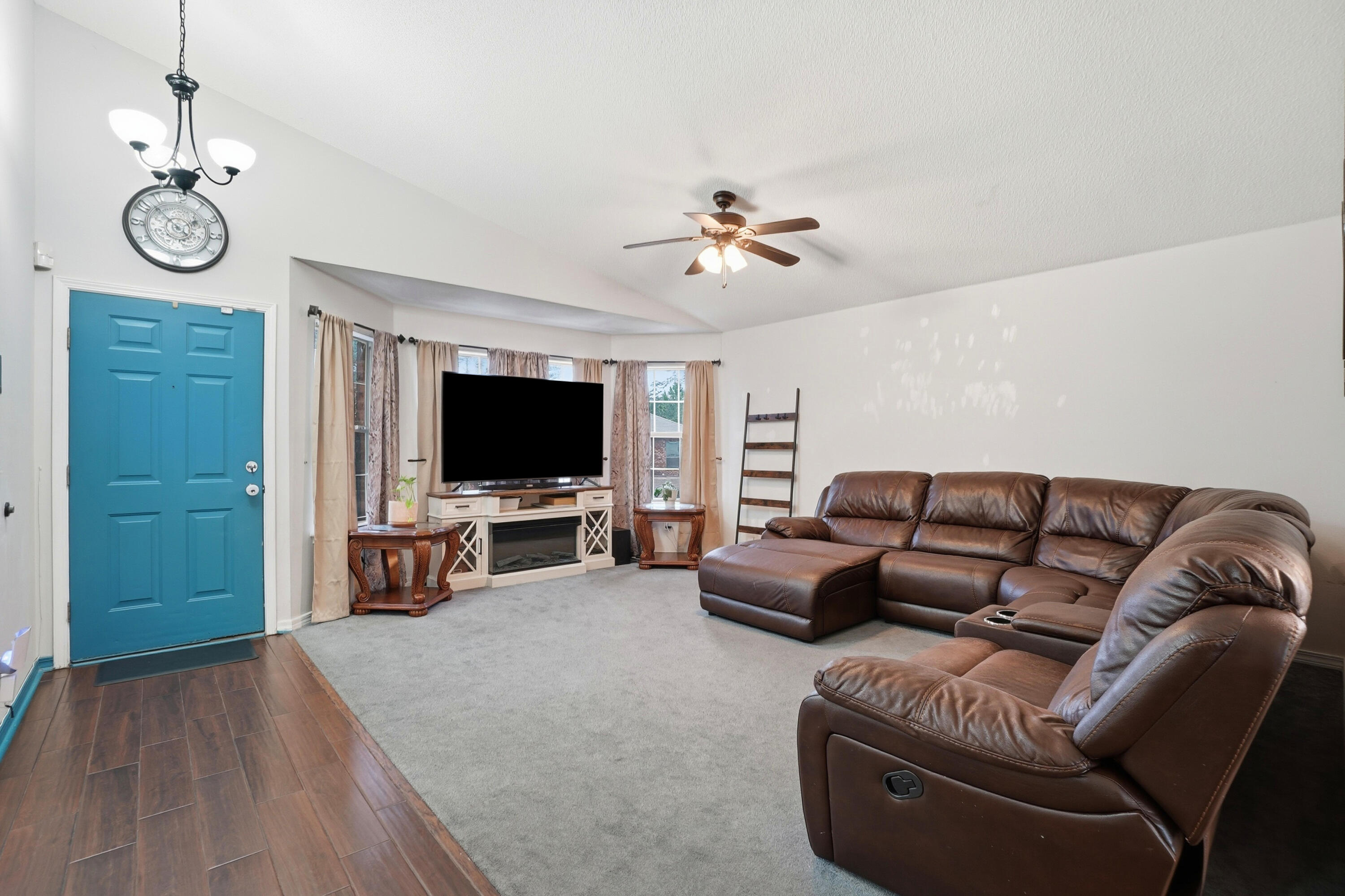 1981 Catline Circle Navarre, FL 32566 - Photo 5 of 37 Livingroom