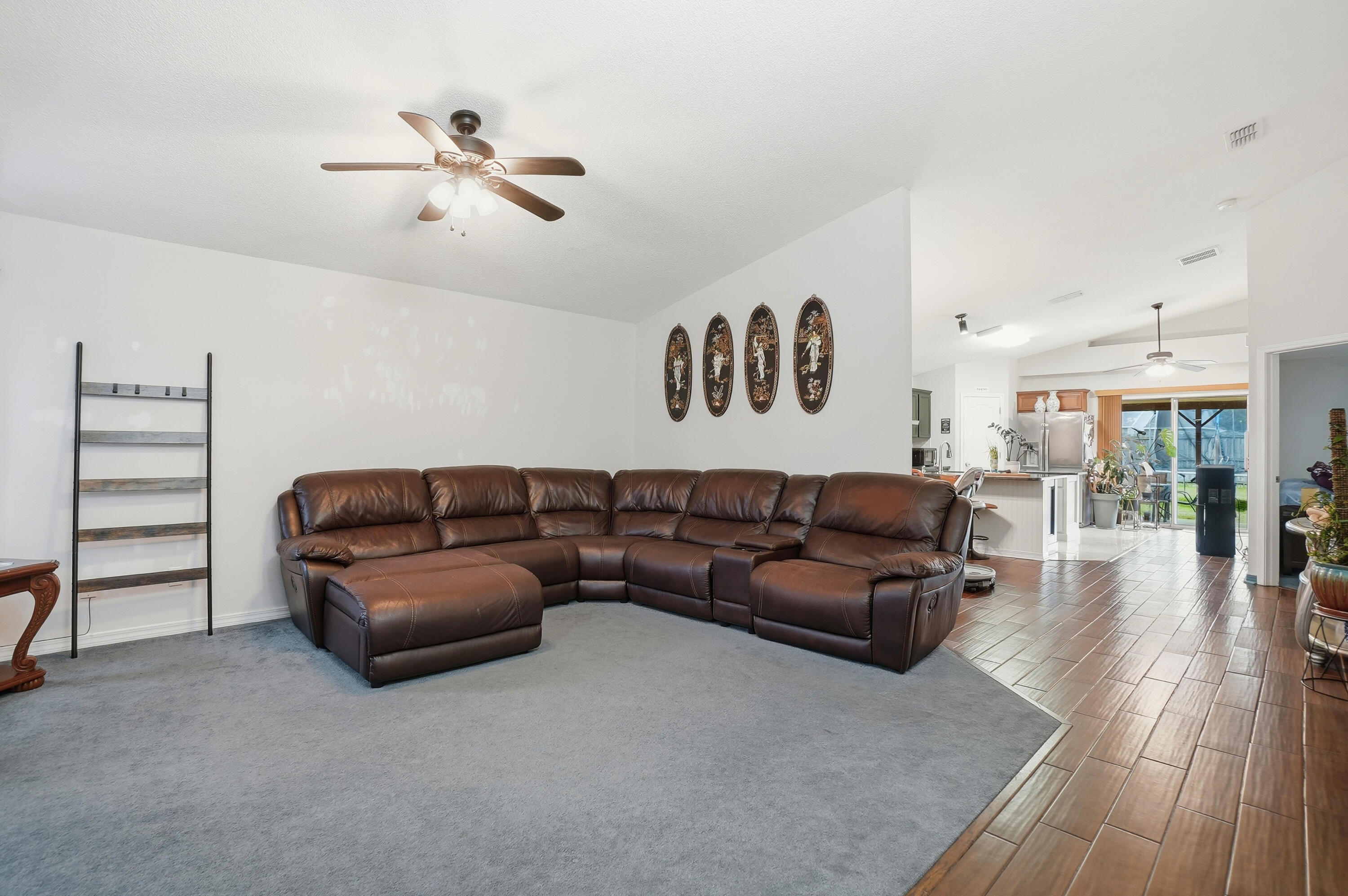 1981 Catline Circle Navarre, FL 32566 - Photo 6 of 37 Livingroom