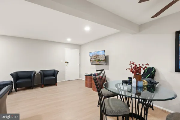 $260,000 | 5600 Bloomfield Drive, Unit 4, Alexandria, VA 22312
