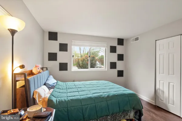 $260,000 | 5600 Bloomfield Drive, Unit 4, Alexandria, VA 22312