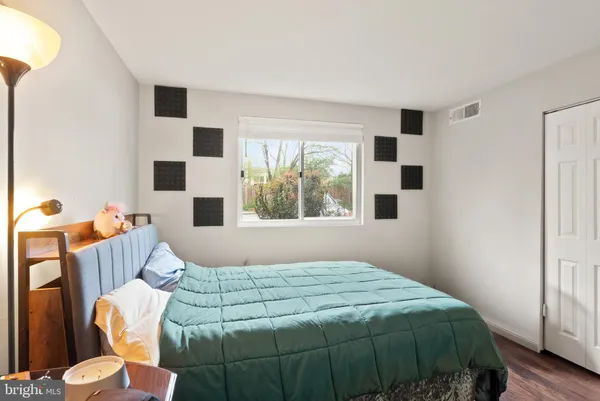 $260,000 | 5600 Bloomfield Drive, Unit 4, Alexandria, VA 22312