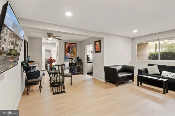 $260,000 | 5600 Bloomfield Drive, Unit 4, Alexandria, VA 22312