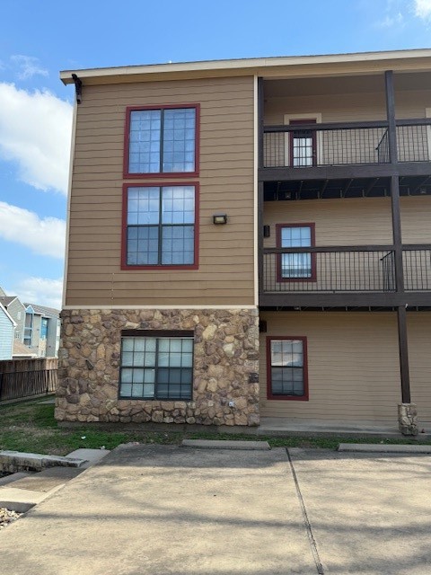 2410 2nd Street South, Unit 416 Waco, TX 76706 - Photo 3 of 40 a view of entrance of the house