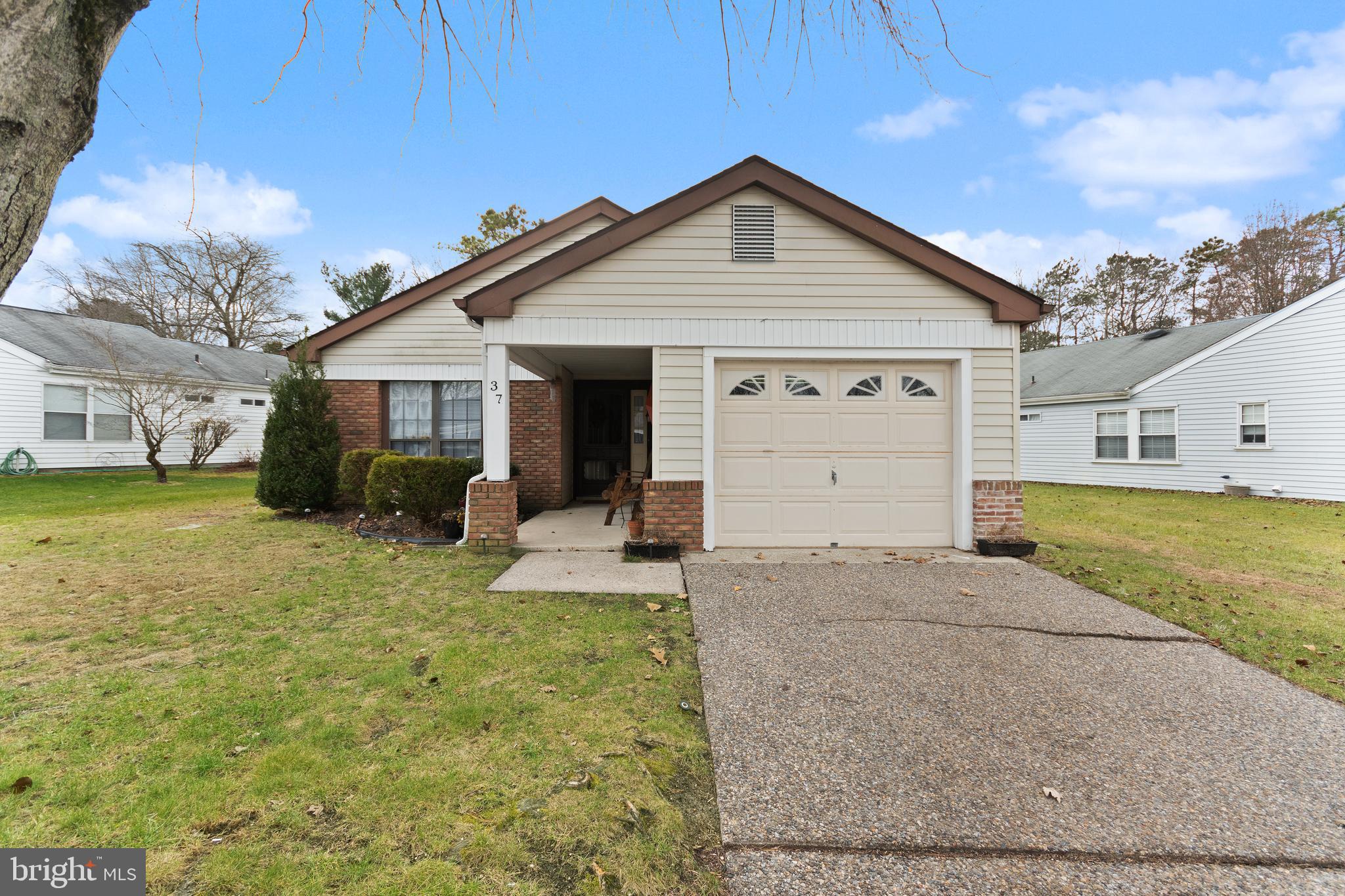 37 Dunstable Road Southampton, NJ 08088 - Photo 1 of 26 Gallery Image 1