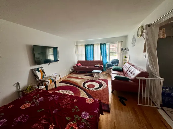 $2,450 | 1465 North Northwest Highway, Unit 1, Park Ridge, IL 60068