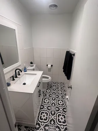 $2,450 | 1465 North Northwest Highway, Unit 1, Park Ridge, IL 60068