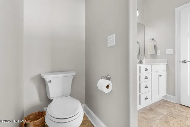 $499,999 | 406 Antioch Lakes Road, New Bern, NC 28560