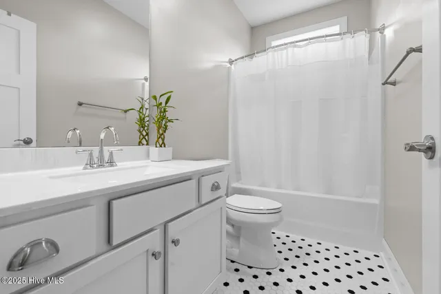 $499,999 | 406 Antioch Lakes Road, New Bern, NC 28560