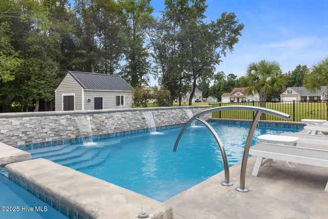 $499,999 | 406 Antioch Lakes Road, New Bern, NC 28560