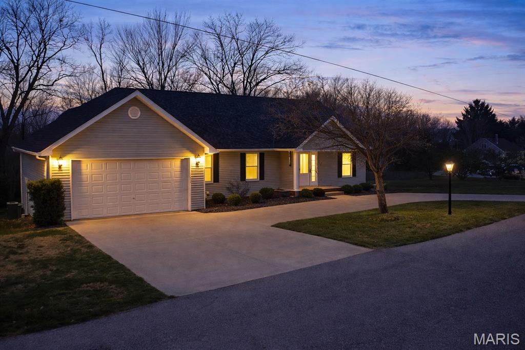 1430 Mullen Lane Godfrey, IL 62035 - Photo 2 of 46