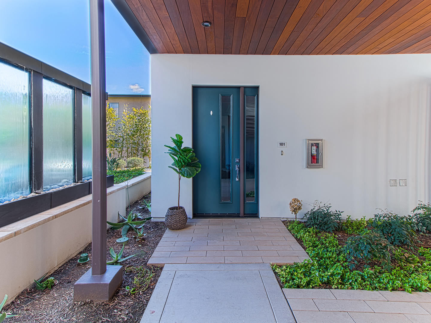 125 Hurlbut Street, Unit 101 Pasadena, CA 91105 - Photo 13 of 28 20200228-IMG_3100-Edit-lo copy