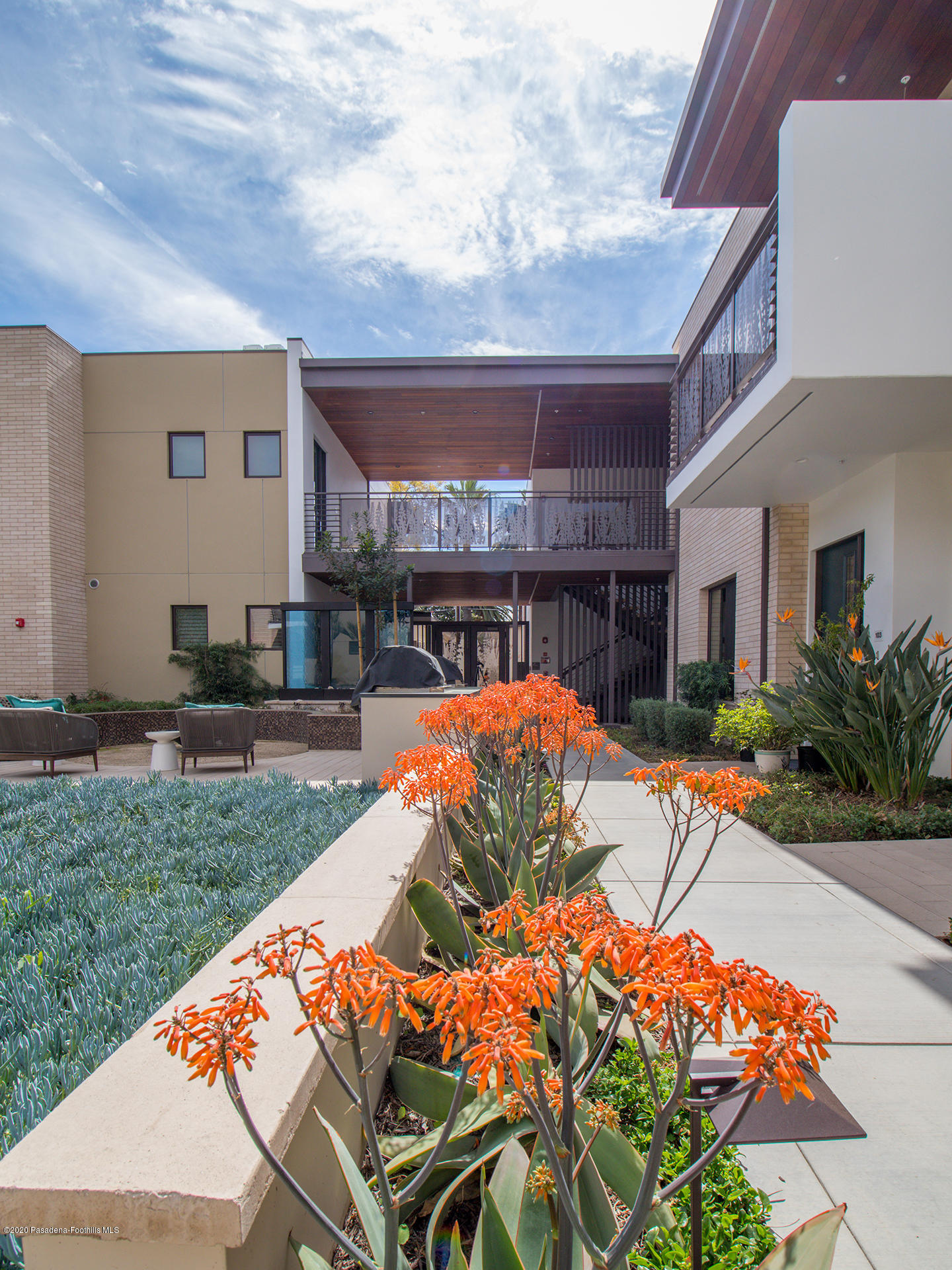 125 Hurlbut Street, Unit 101 Pasadena, CA 91105 - Photo 8 of 28 20200228-IMG_3342lo