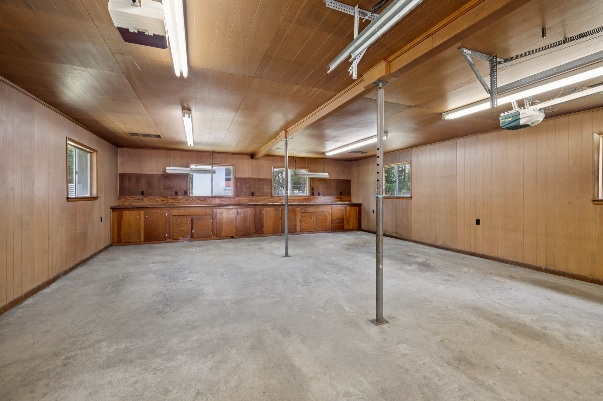 204 Canaan Road Mount Pleasant, TN 38474 - Photo 34 of 49 a view of an empty room