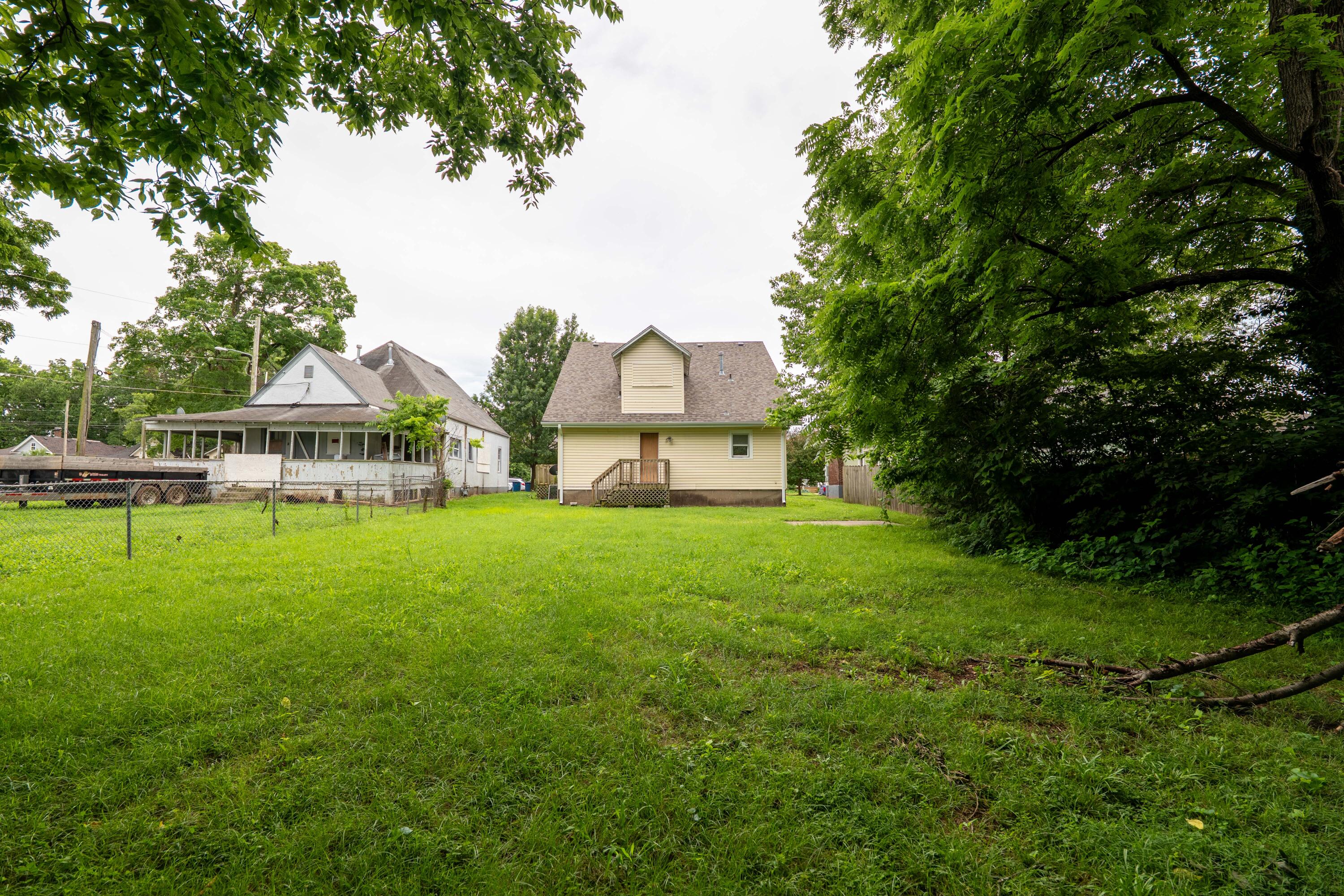 829 West Pershing Street Springfield, MO 65806 - Photo 38 of 39 829 W Pershing-17