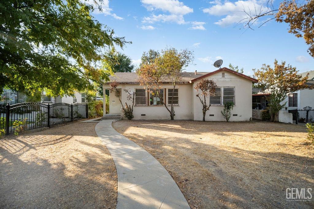 Undisclosed Address Bakersfield, CA 93305 - Photo 3 of 19 a view of a house with snow on the road