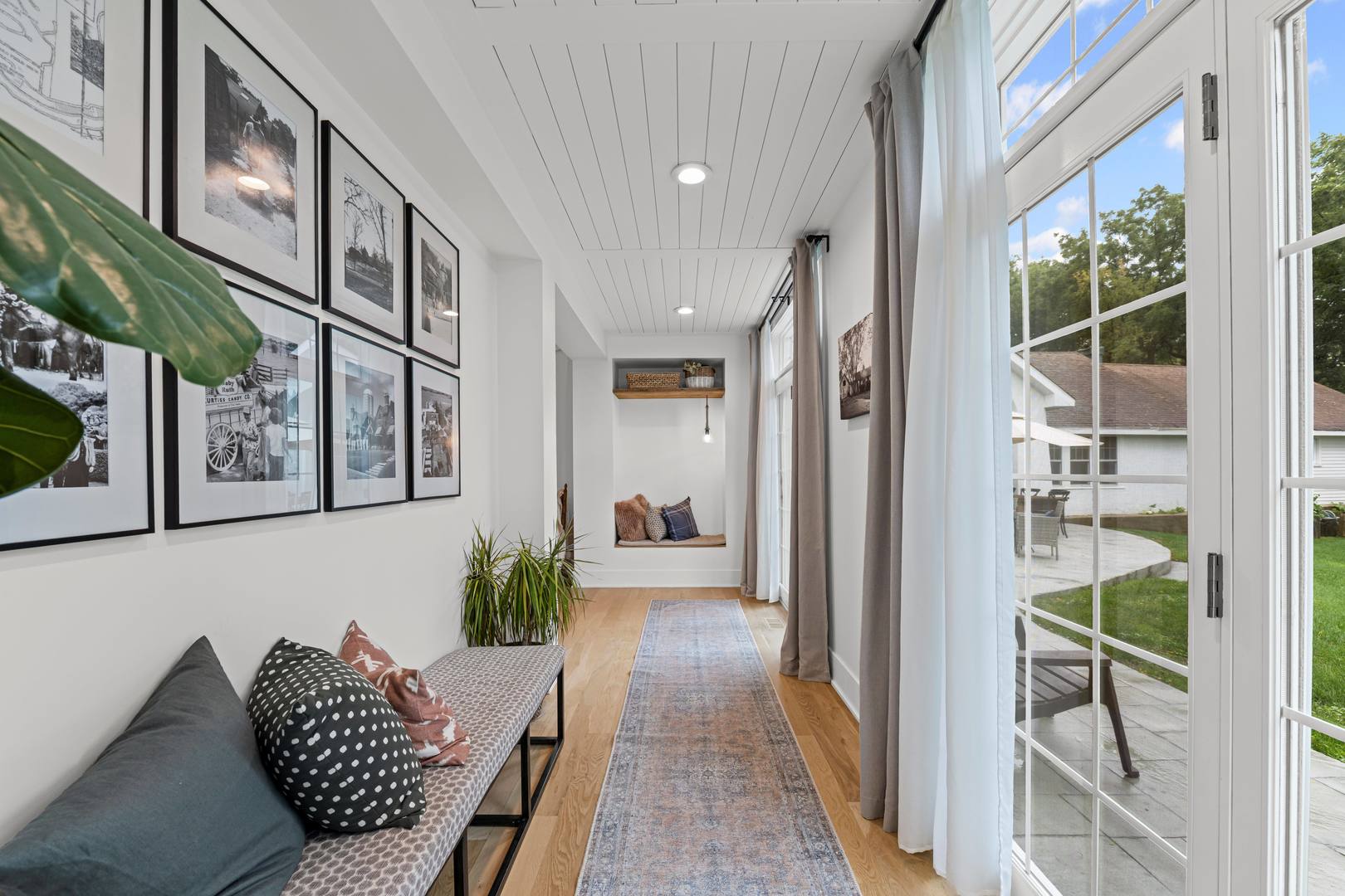 204 Country Commons Road Trout Valley, IL 60013 - Photo 11 of 17 a living room with furniture