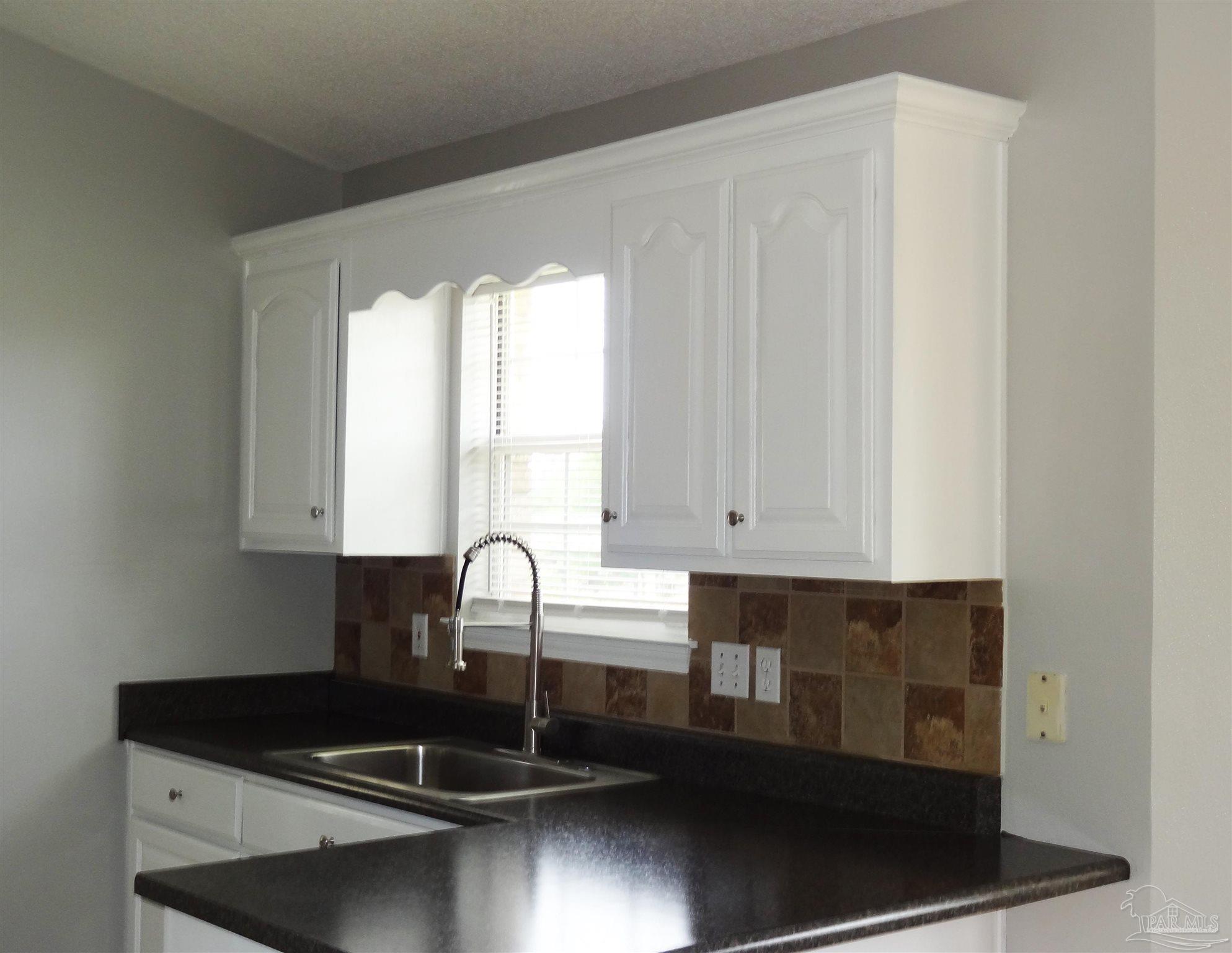 3505 Bayou Ridge Court Pace, FL 32571 - Photo 5 of 16 Gallery Image 5