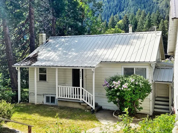 $259,000 | 4841 Siskiyou Avenue, Dunsmuir, CA 96025
