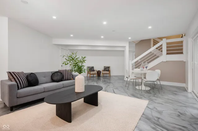 $799,900 | 10919 Running Tide Court, Indianapolis, IN 46236