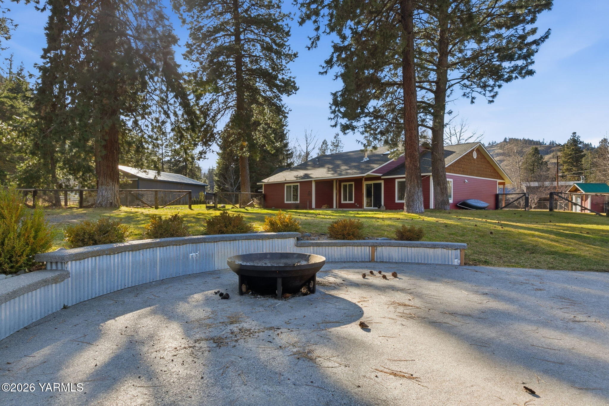 121 Rattlesnake Lane Naches, WA 98937 - Photo 33 of 44 Firepit