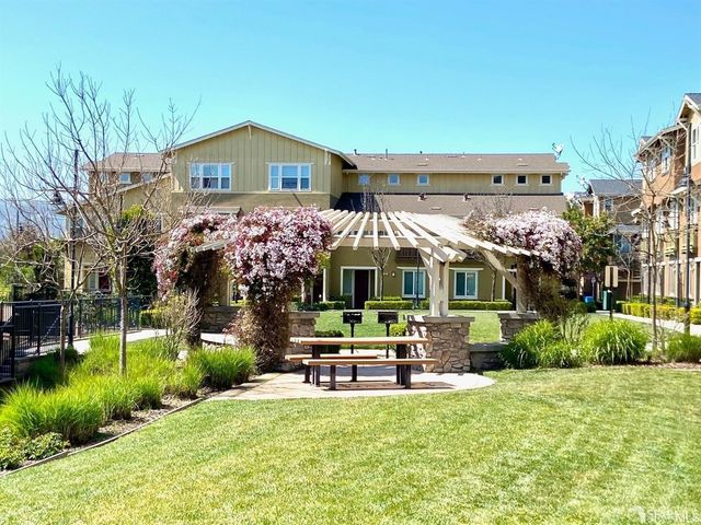 $900,000 | 105 West Crystal Cove Terrace, San Francisco, CA 94134