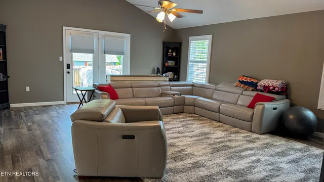 $474,000 | 344 Kayla Lane, Oneida, TN 37841