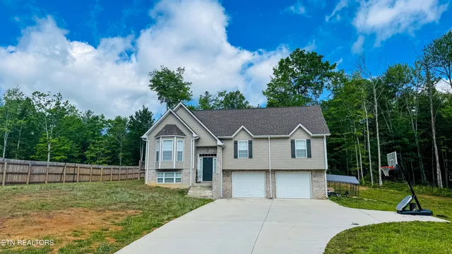$474,000 | 344 Kayla Lane, Oneida, TN 37841