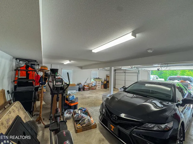 $474,000 | 344 Kayla Lane, Oneida, TN 37841