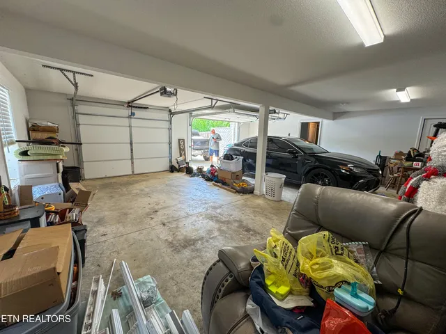 $474,000 | 344 Kayla Lane, Oneida, TN 37841