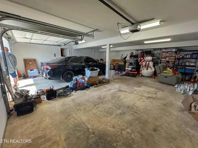 $474,000 | 344 Kayla Lane, Oneida, TN 37841