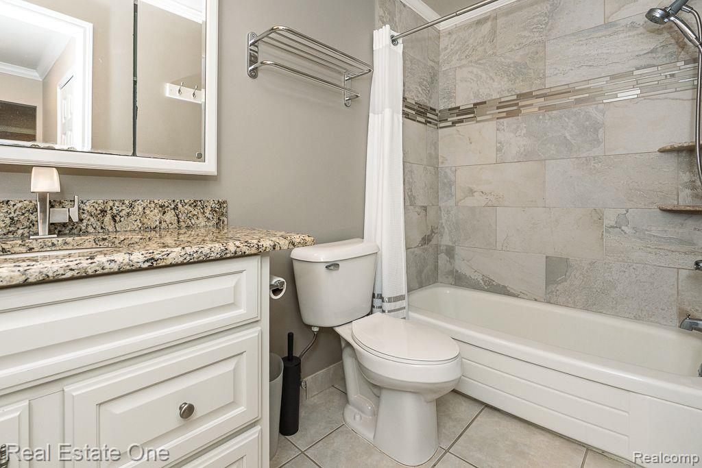 803 Plate Street, Unit 204 Rochester, MI 48307 - Photo 13 of 16