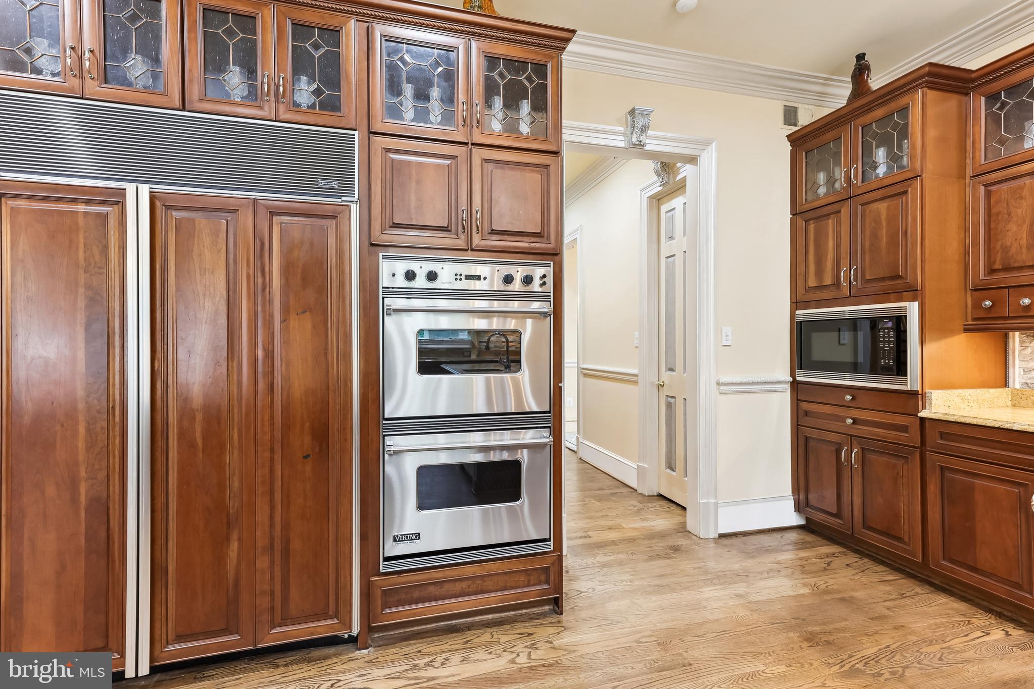 12792 Yates Ford Road Clifton, VA 20124 - Photo 30 of 117 Decorative Glass Cabinets, Walk-In Pantry