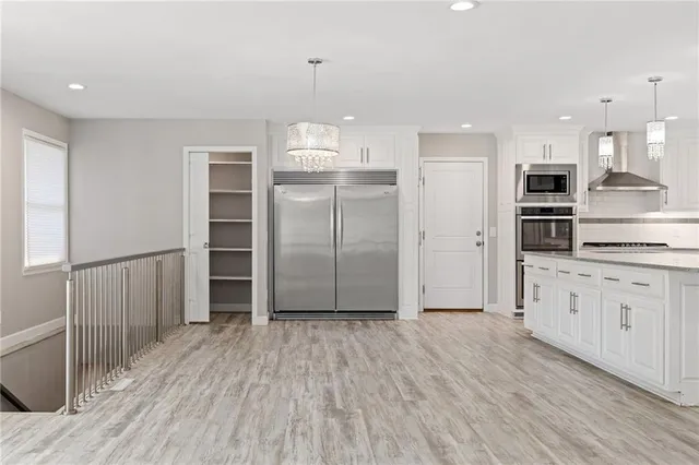 $350,000 | 4401 South Stonecrest Circle, St. Joseph, MO 64506